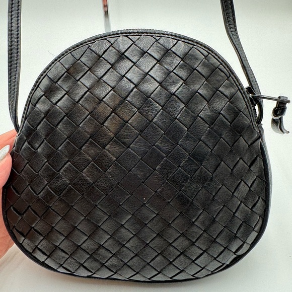 Bally-Authentic-Black Leather rounded Crossbody - Picture 5 of 14